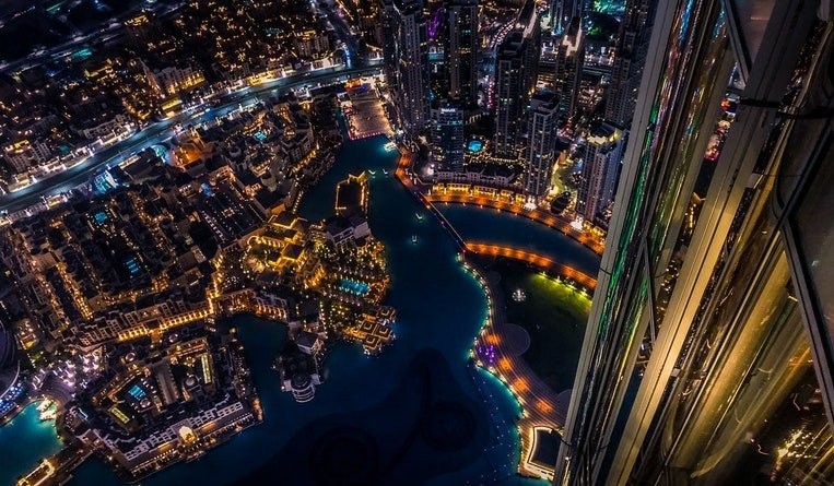 UAE reduces official fees