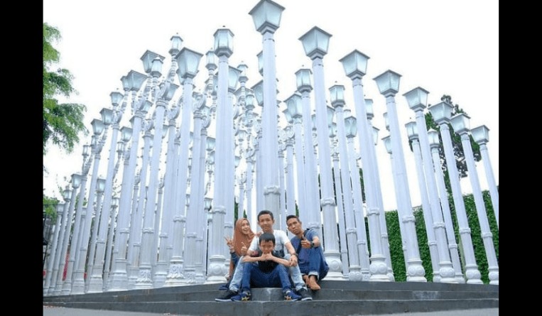 Indonesian court orders selfie theme park to take down art installation
